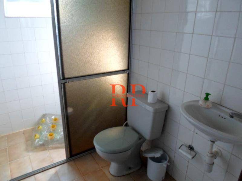 Chácara à venda com 8 quartos, 600m² - Foto 2