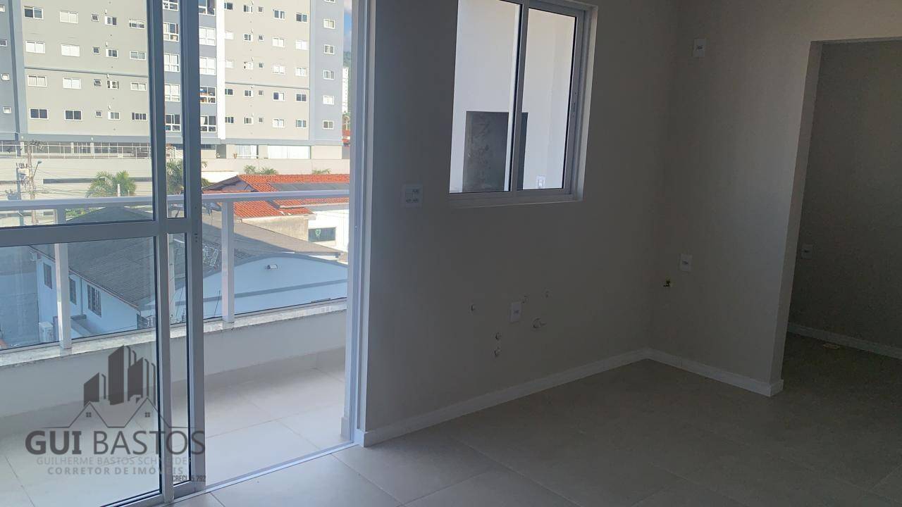 Apartamento à venda com 2 quartos, 70m² - Foto 2