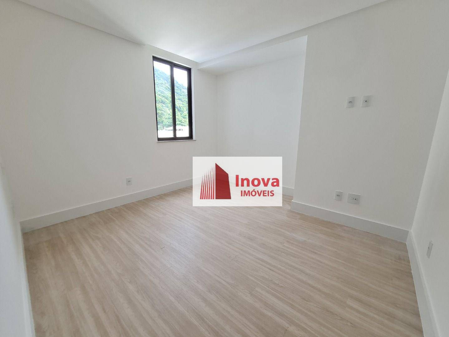 Apartamento à venda com 4 quartos, 225m² - Foto 20