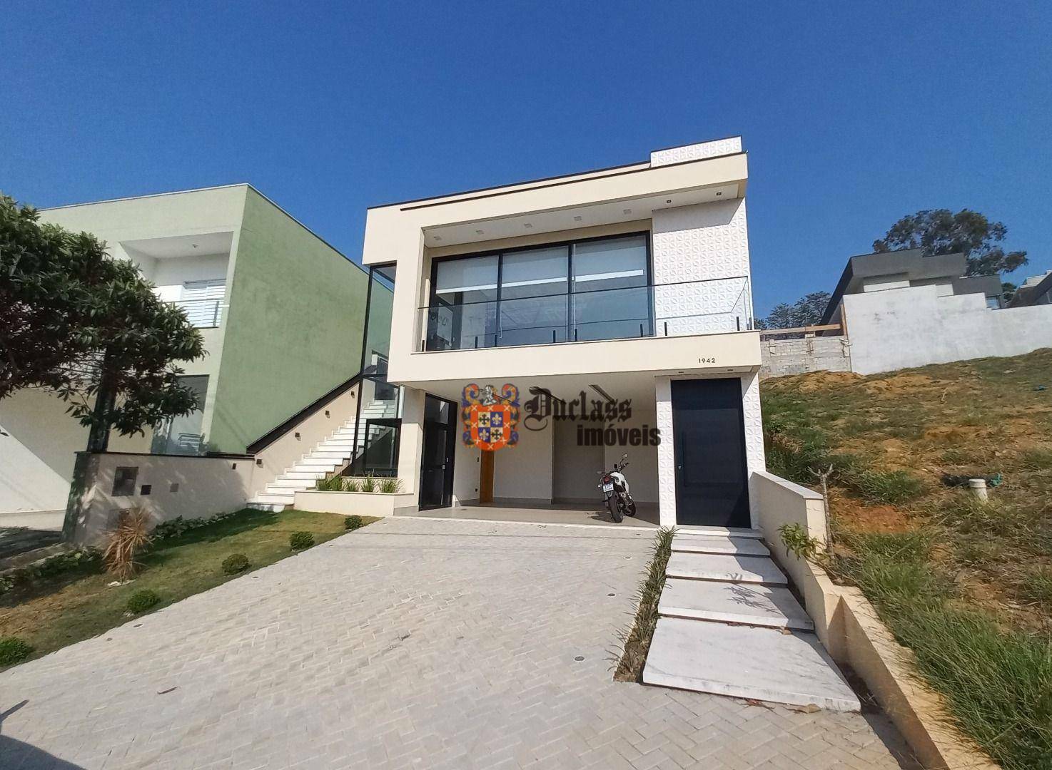 Casa de Condomínio à venda com 3 quartos, 239m² - Foto 1