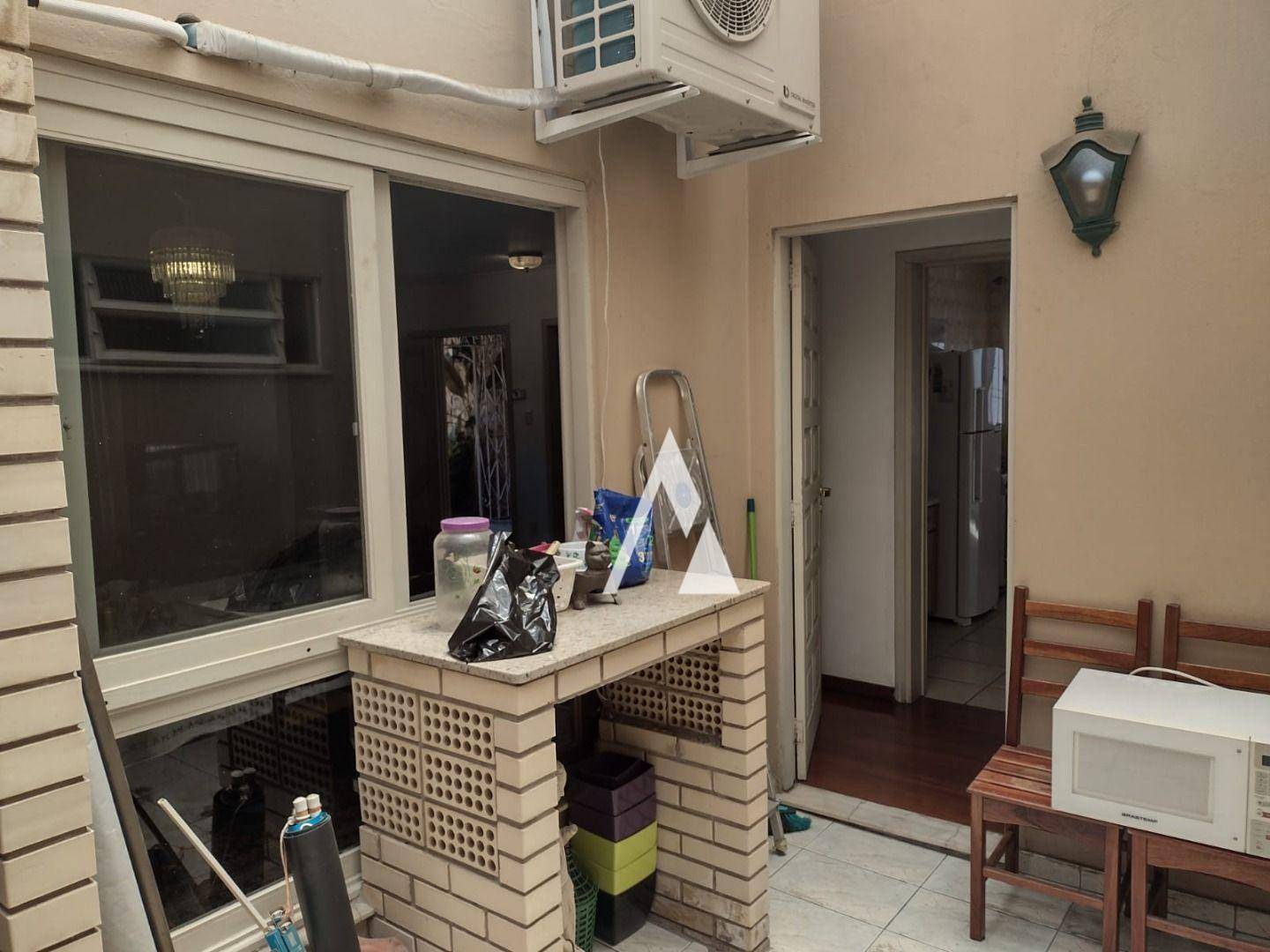 Casa à venda com 3 quartos, 215m² - Foto 8