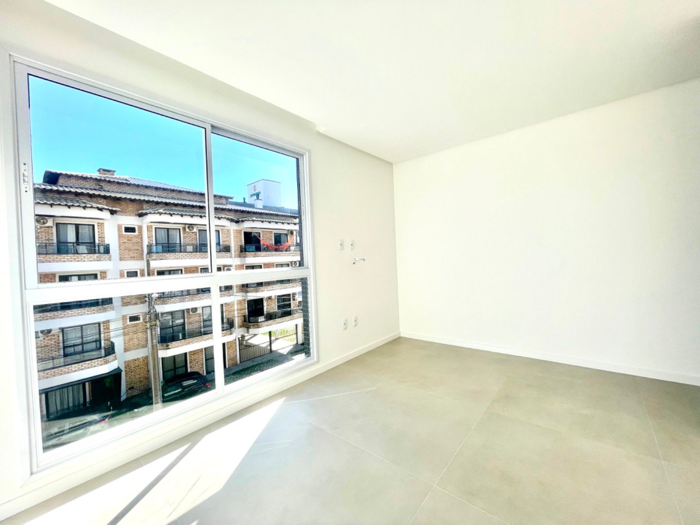 Apartamento à venda com 2 quartos, 70m² - Foto 14