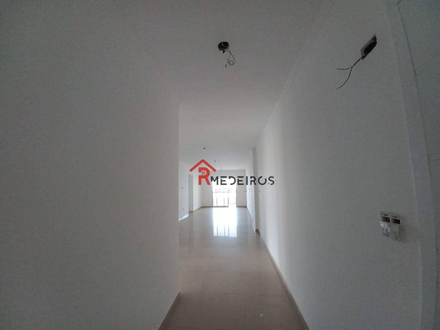 Apartamento à venda com 3 quartos, 173m² - Foto 3