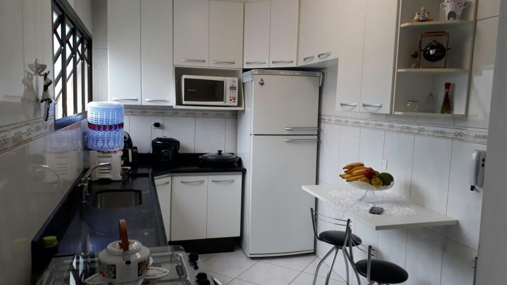 Apartamento à venda com 2 quartos, 70m² - Foto 2