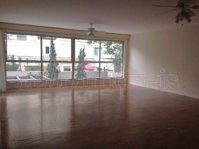 Apartamento à venda com 3 quartos, 240m² - Foto 1