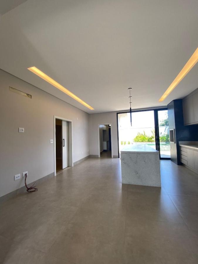 Casa à venda com 3 quartos, 200m² - Foto 8