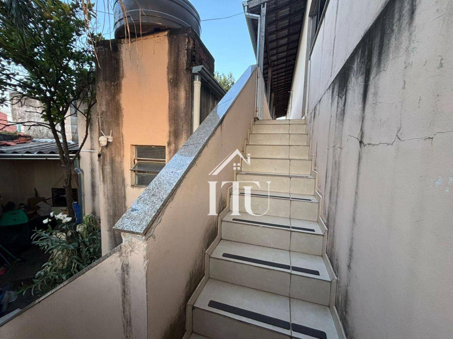 Casa para alugar com 2 quartos, 100m² - Foto 14