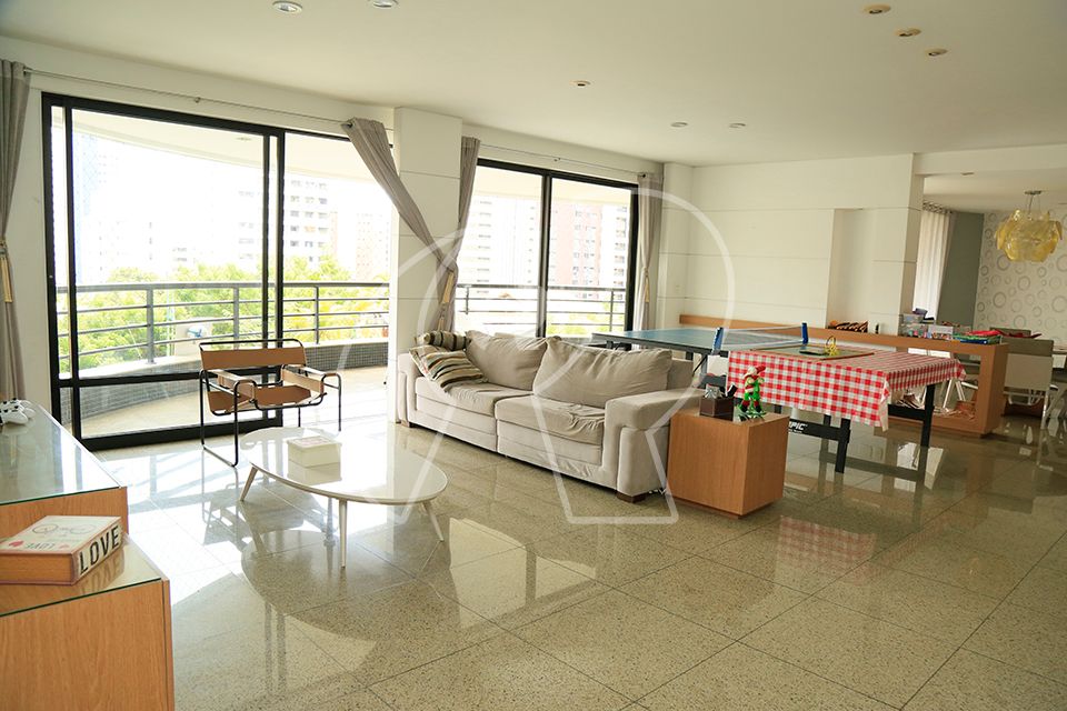 Apartamento à venda com 3 quartos, 253m² - Foto 1