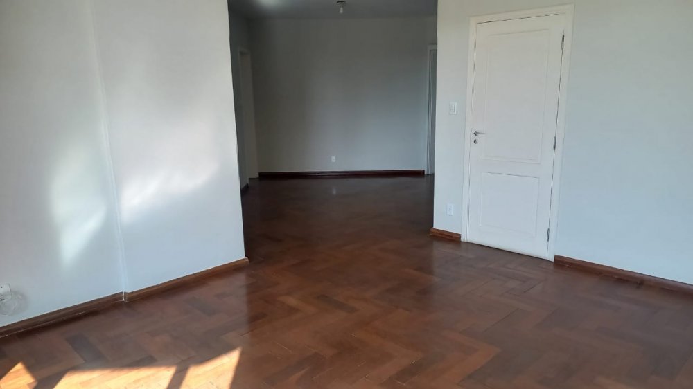 Apartamento à venda com 3 quartos, 126m² - Foto 2