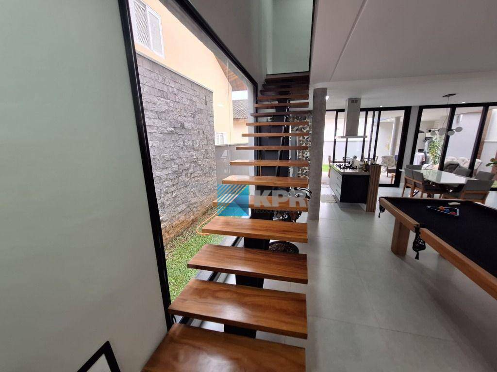 Casa de Condomínio à venda com 4 quartos, 248m² - Foto 5