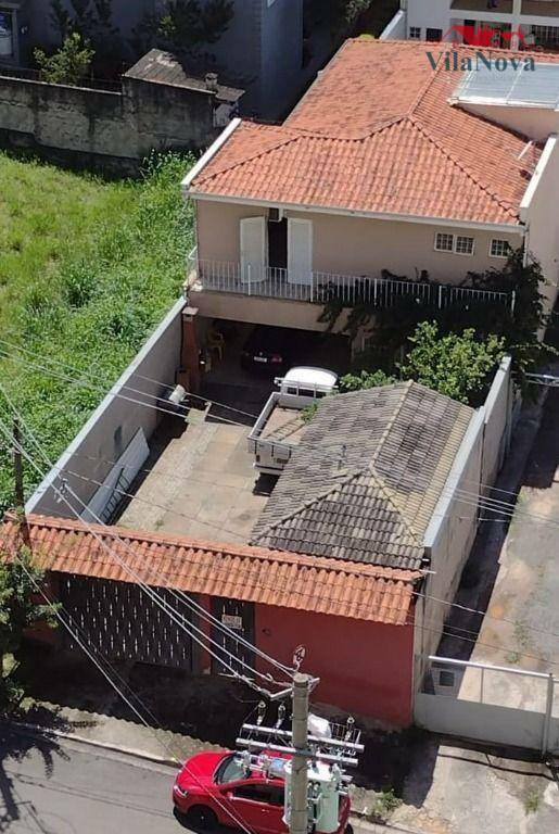 Casa à venda com 4 quartos, 260m² - Foto 1