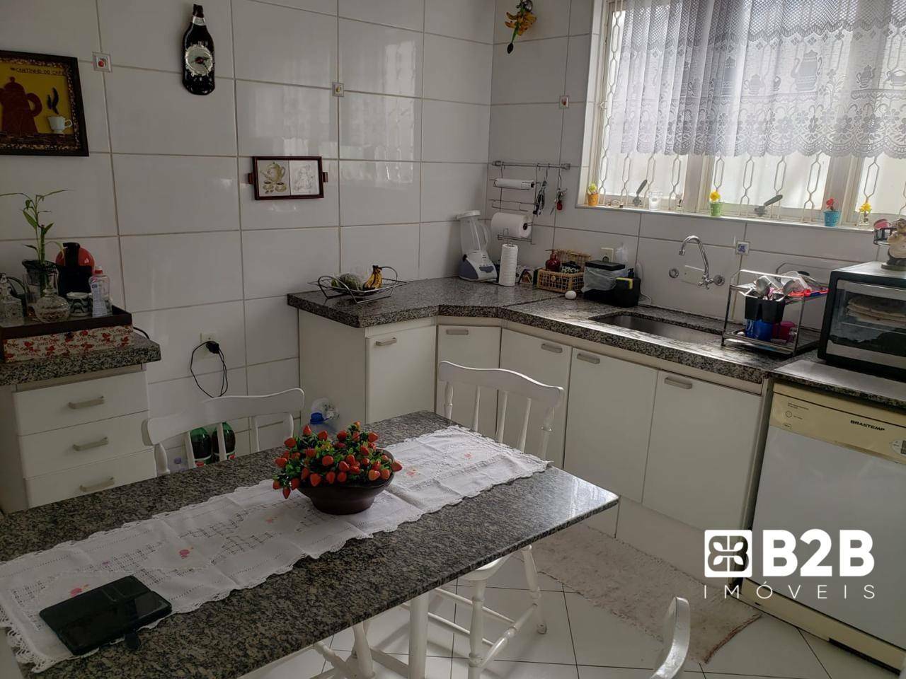 Casa à venda com 3 quartos, 233m² - Foto 9