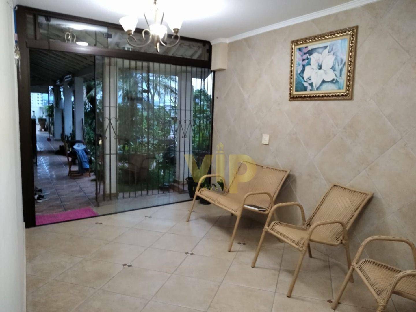 Casa à venda com 5 quartos, 331m² - Foto 8