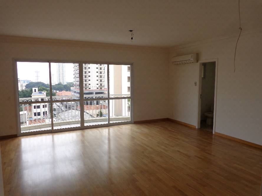 Apartamento para alugar com 4 quartos, 173m² - Foto 2