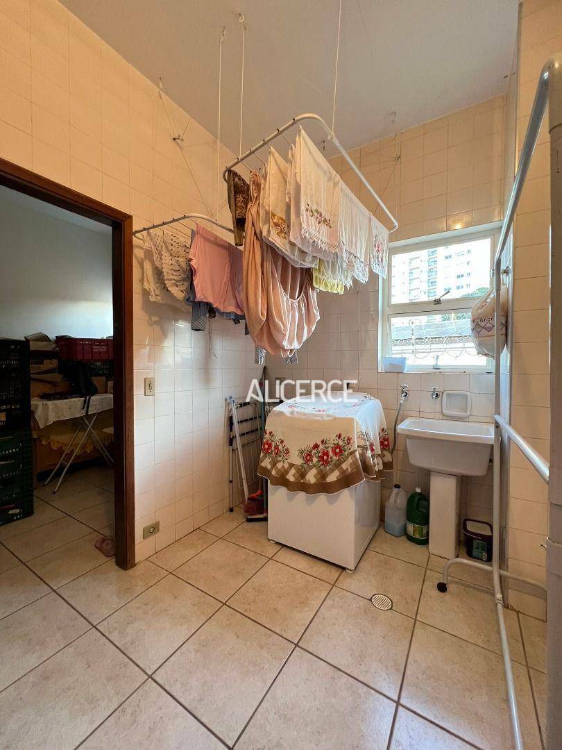 Apartamento à venda com 3 quartos, 180m² - Foto 18