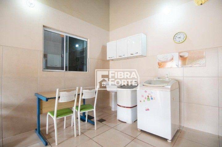 Casa à venda com 3 quartos, 221m² - Foto 37