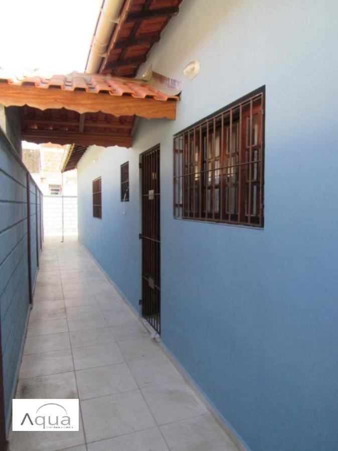 Casa à venda com 2 quartos, 125m² - Foto 1