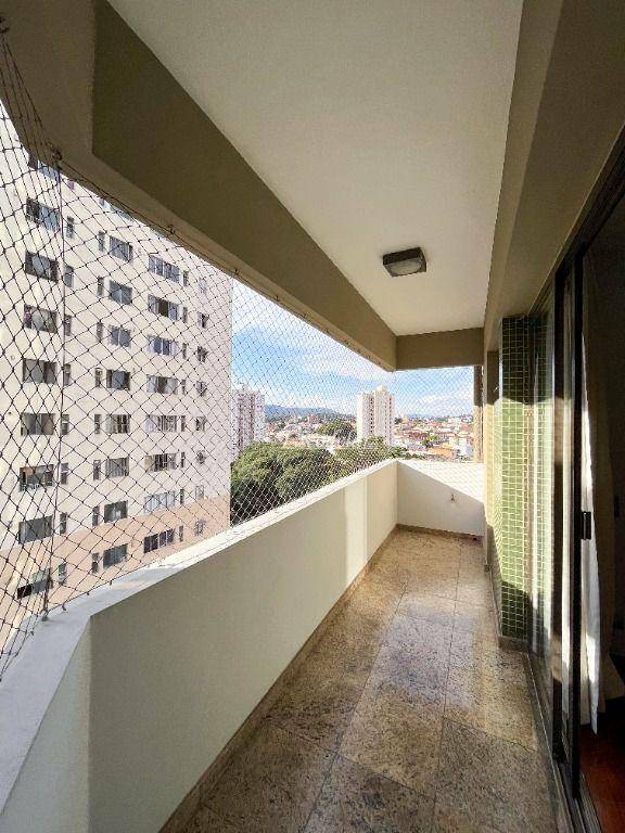 Apartamento à venda com 3 quartos, 200m² - Foto 25