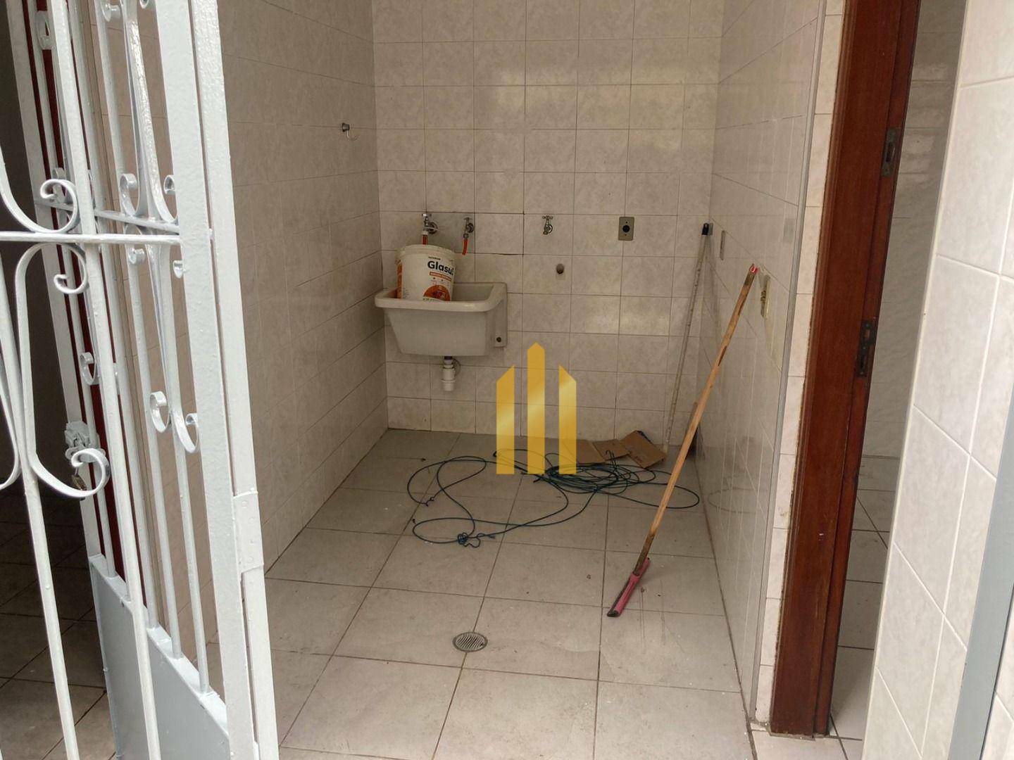 Sobrado para alugar com 3 quartos, 180m² - Foto 8