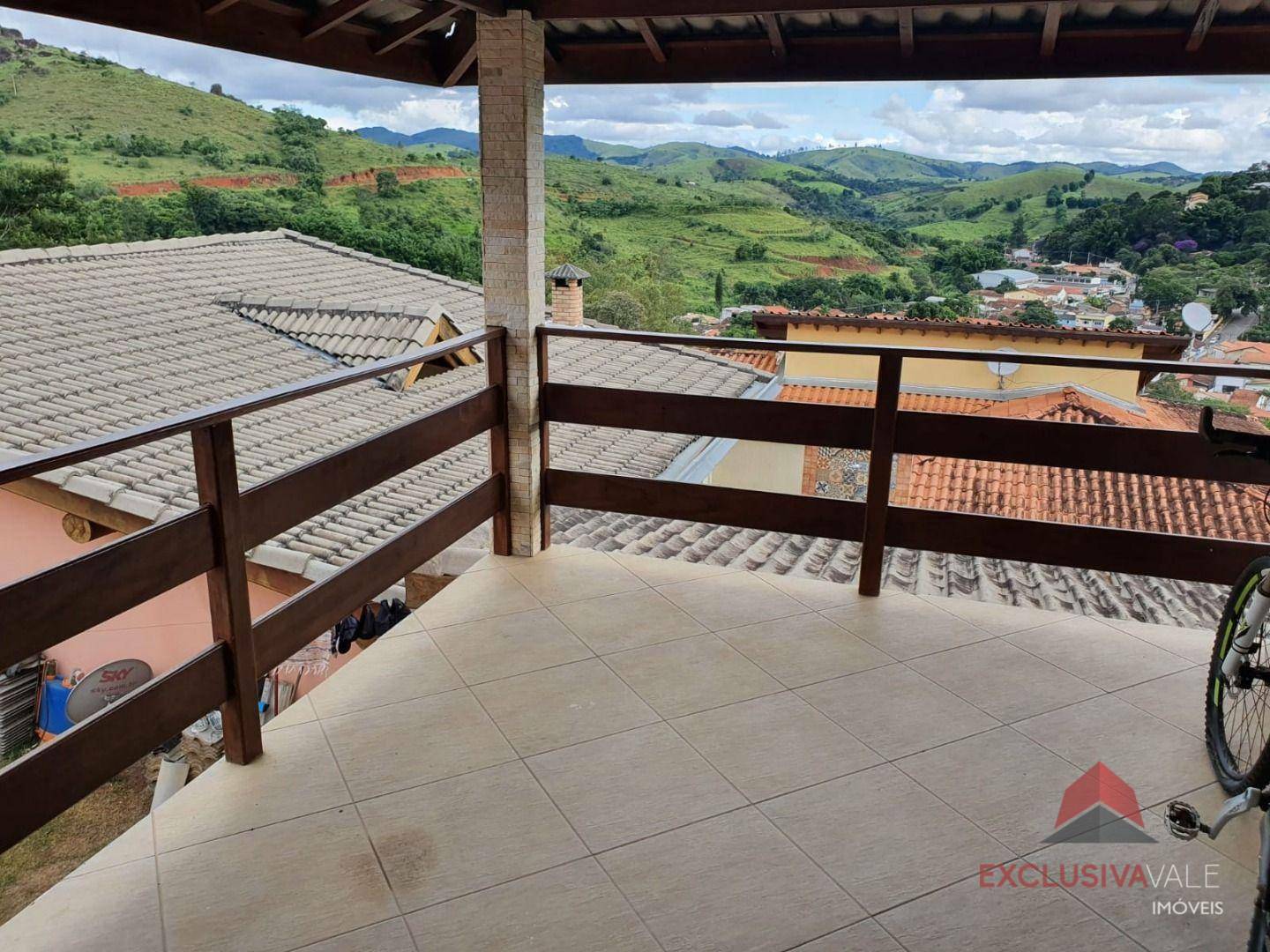 Casa à venda com 3 quartos, 280m² - Foto 2