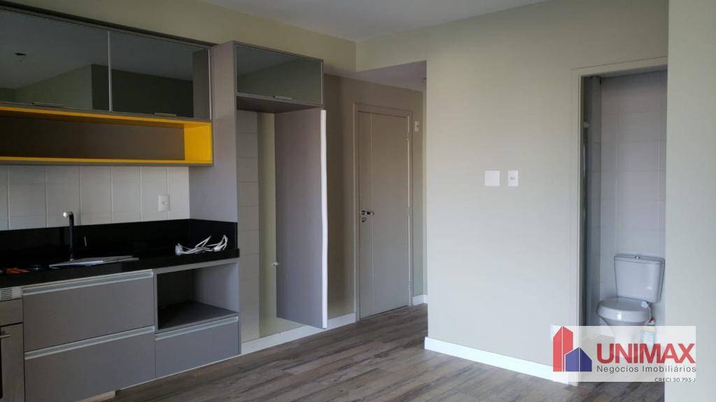 Apartamento à venda com 2 quartos, 68m² - Foto 4