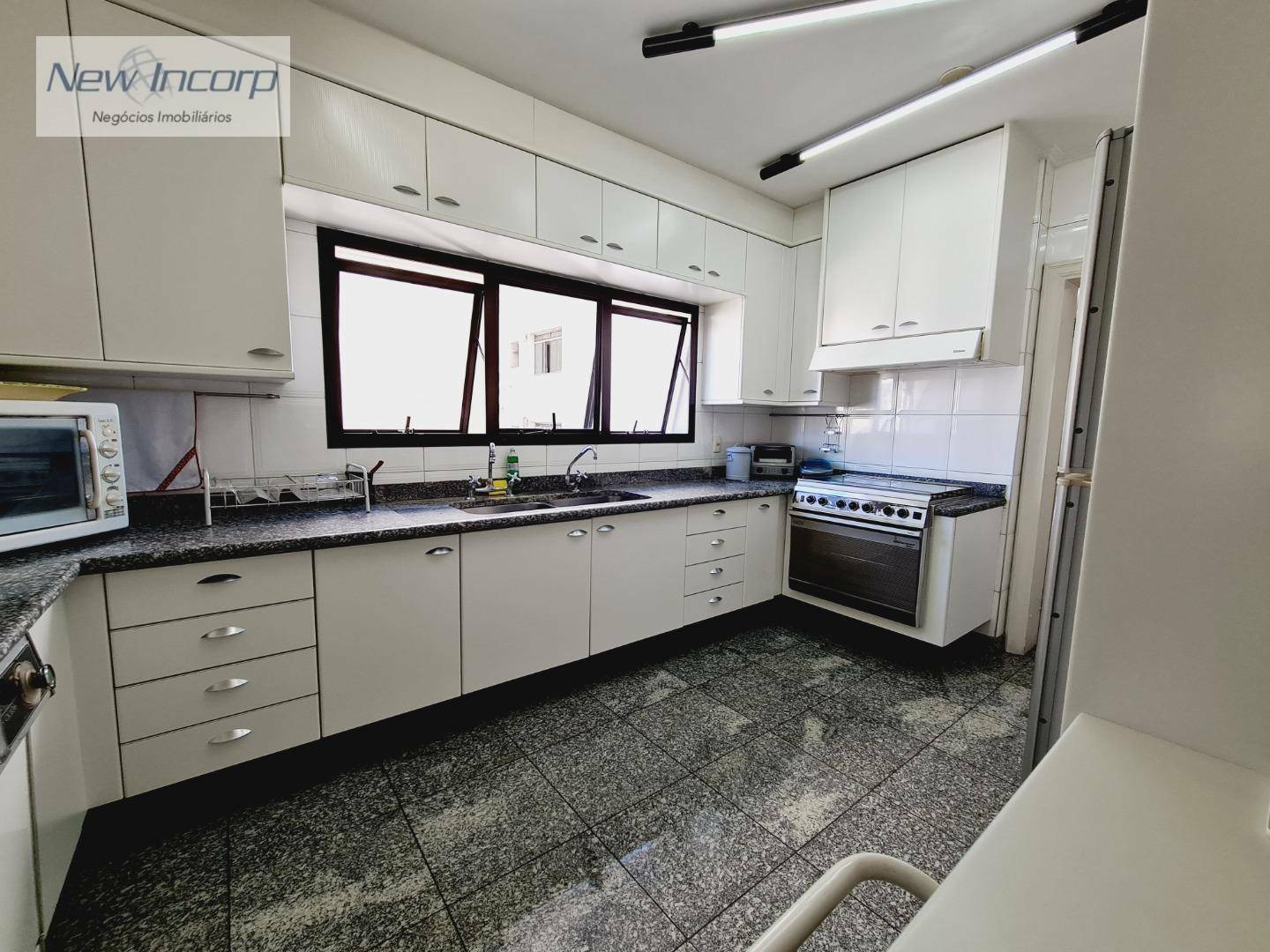 Apartamento à venda com 4 quartos, 257m² - Foto 24