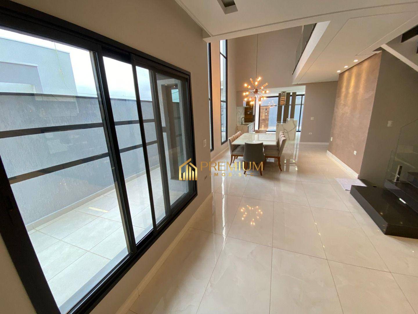 Sobrado, 3 quartos, 291 m² - Foto 4