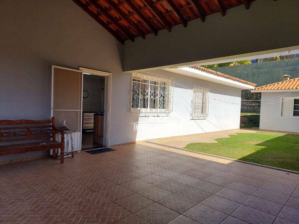 Casa de Condomínio à venda com 3 quartos, 274m² - Foto 3