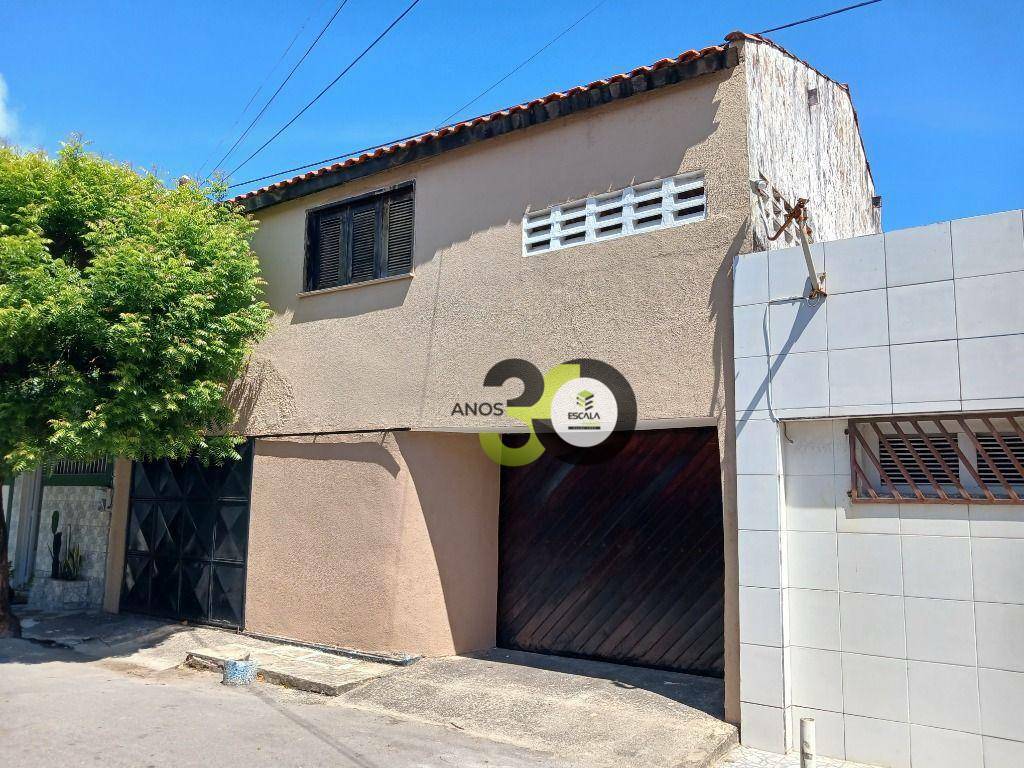 Casa para alugar com 3 quartos, 60m² - Foto 1