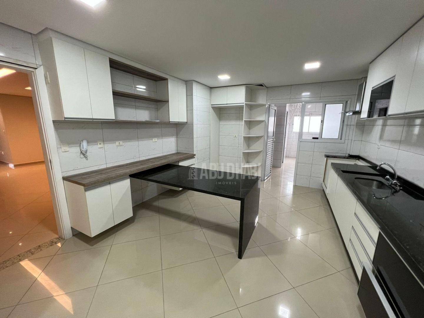 Apartamento à venda com 4 quartos, 194m² - Foto 8