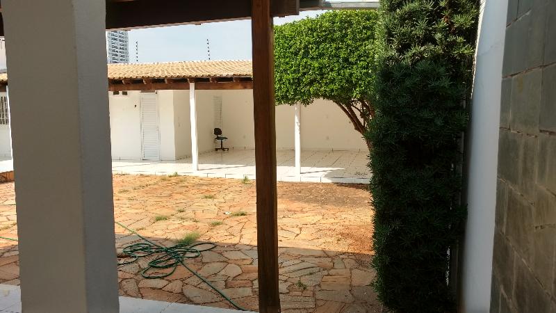 Casa à venda com 3 quartos, 319m² - Foto 9