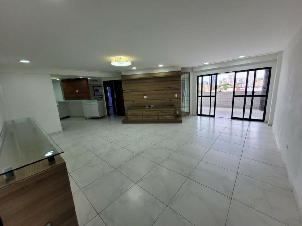 Apartamento à venda com 4 quartos, 210m² - Foto 17