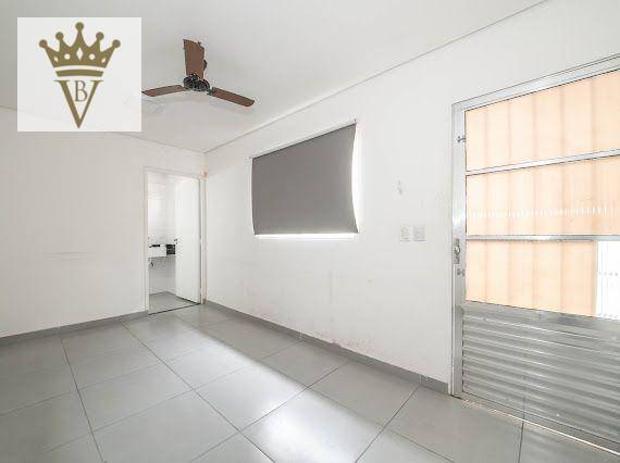 Casa à venda e aluguel com 3 quartos, 220m² - Foto 9