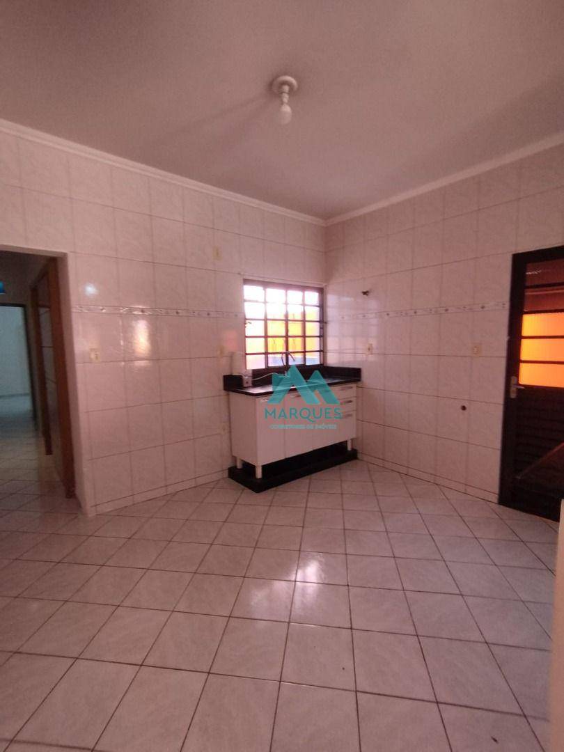 Casa à venda e aluguel com 2 quartos, 100m² - Foto 3