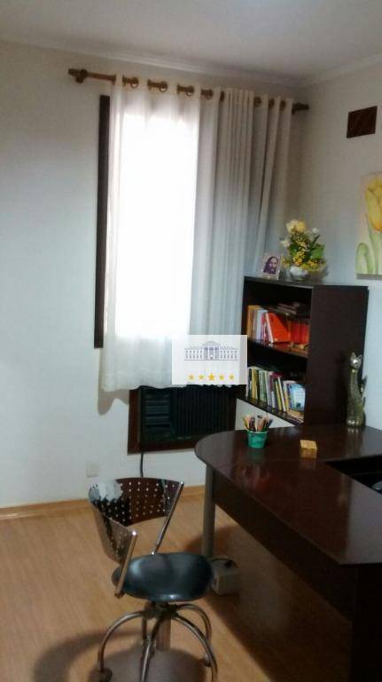 Apartamento à venda com 3 quartos, 228m² - Foto 15