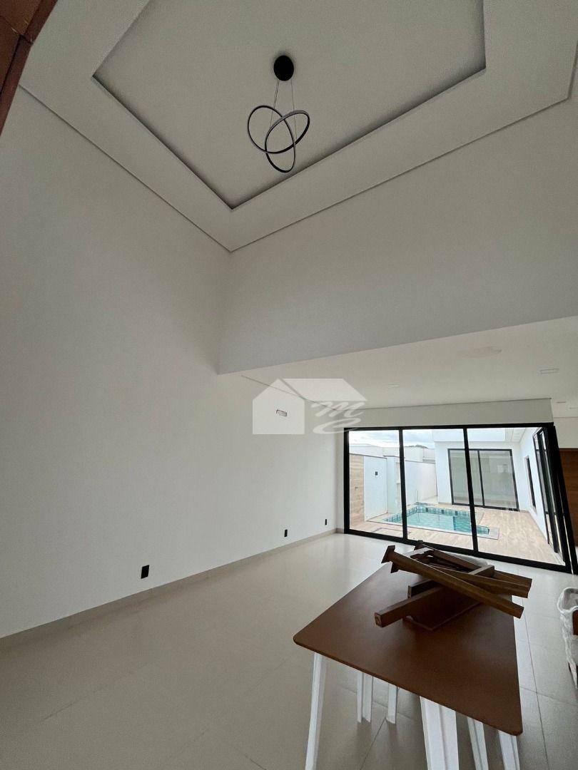 Casa de Condomínio à venda com 3 quartos, 167m² - Foto 2