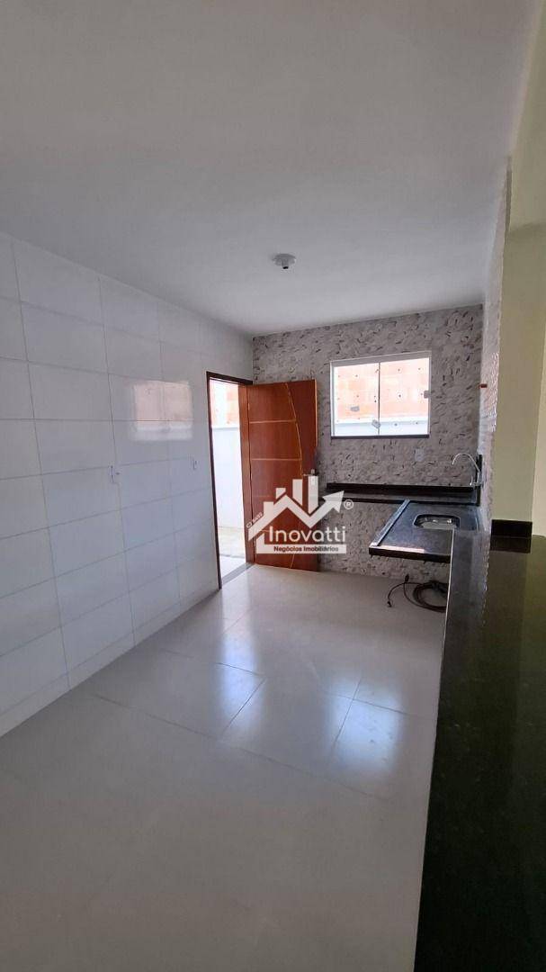 Casa à venda com 2 quartos, 70m² - Foto 2