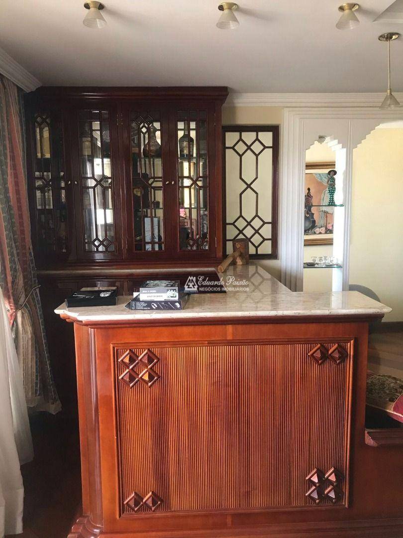 Apartamento à venda com 4 quartos, 230m² - Foto 12