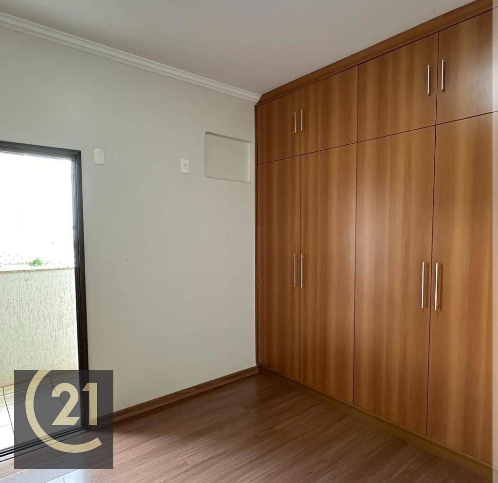 Apartamento à venda com 3 quartos, 137m² - Foto 2