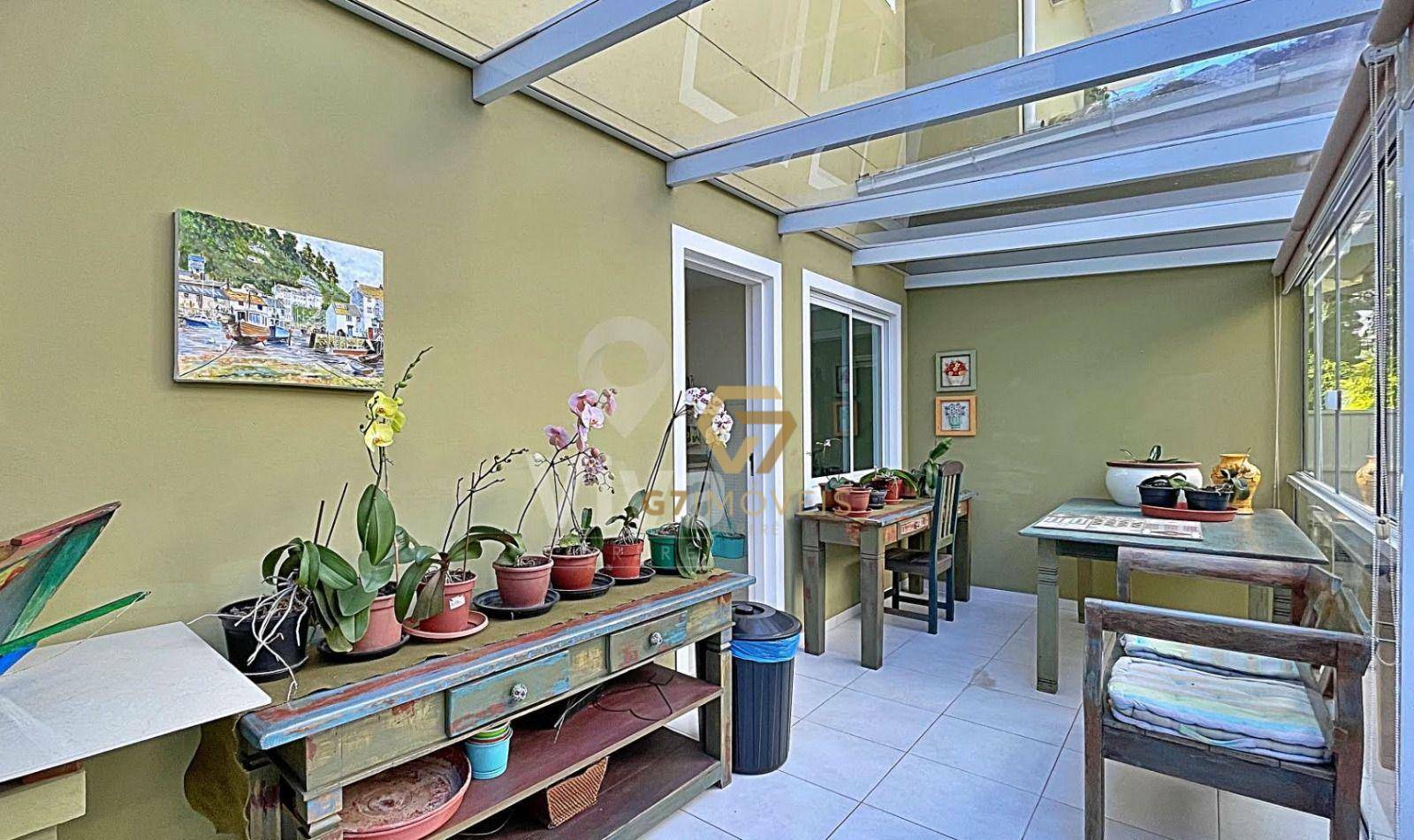 Casa à venda com 3 quartos, 330m² - Foto 8