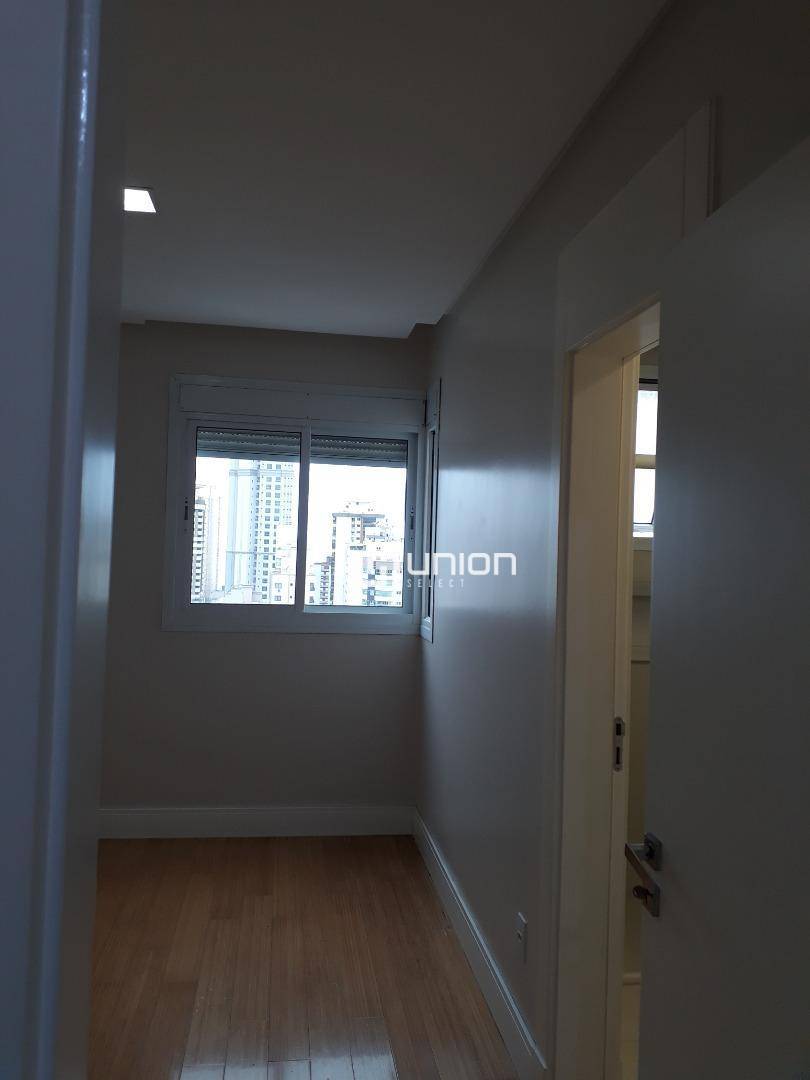 Apartamento à venda com 3 quartos, 130m² - Foto 25