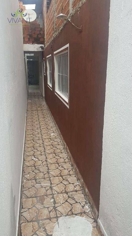 Casa à venda com 2 quartos, 150m² - Foto 2