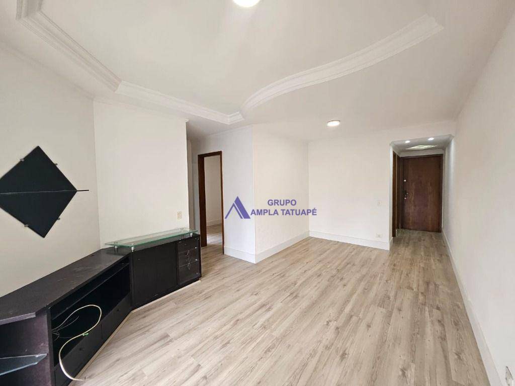 Apartamento para alugar com 2 quartos, 65m² - Foto 12