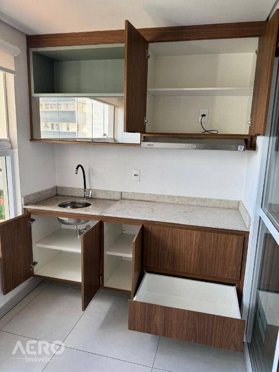 Apartamento para alugar com 2 quartos, 64m² - Foto 40