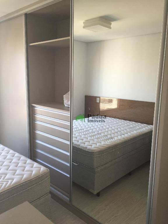 Apartamento à venda com 2 quartos, 70m² - Foto 3