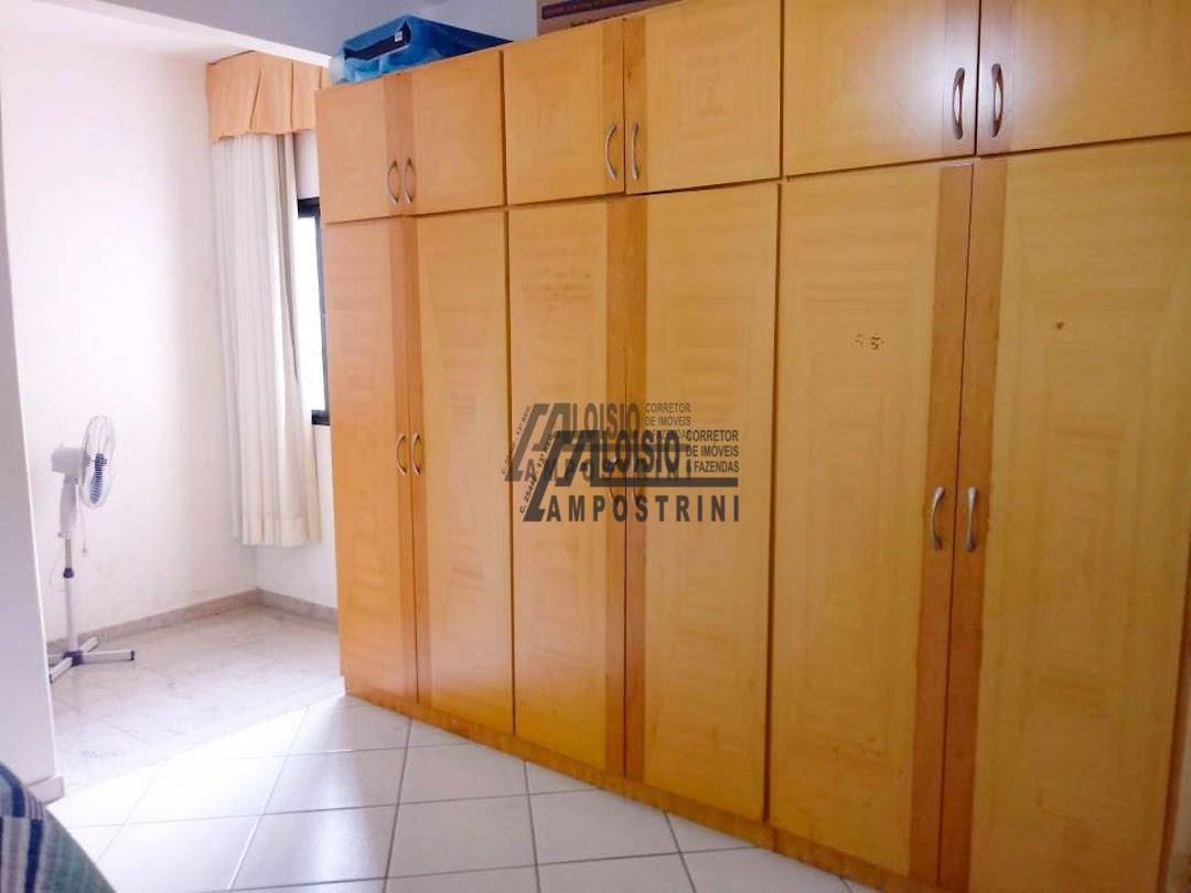 Casa à venda e aluguel com 3 quartos, 250m² - Foto 17