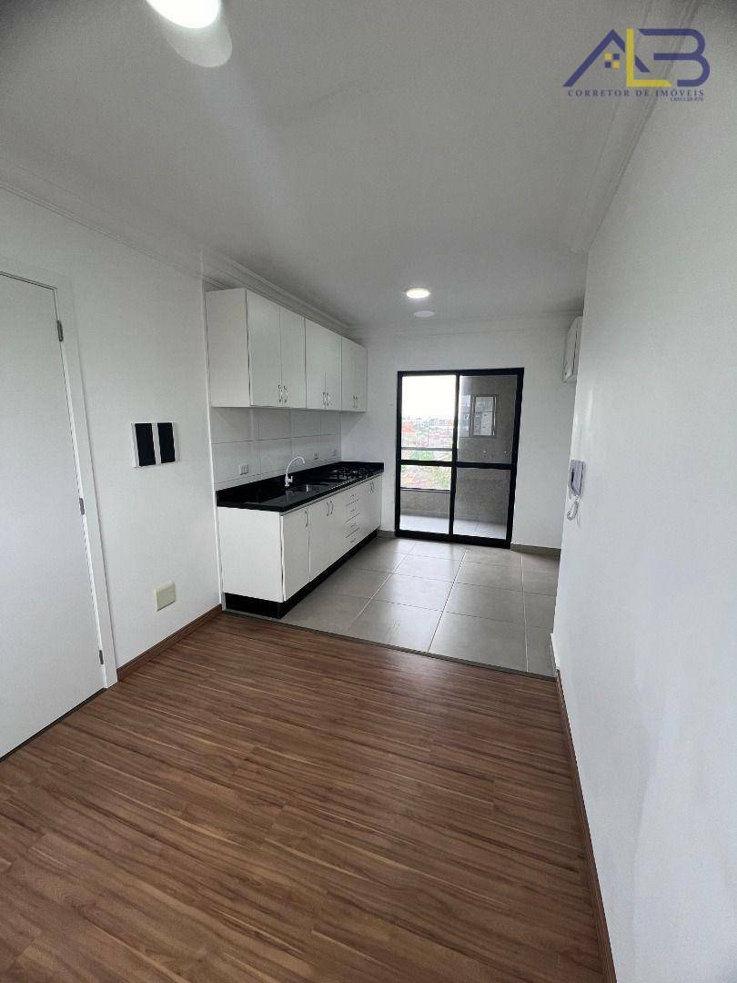 Apartamento para alugar com 2 quartos, 56m² - Foto 4