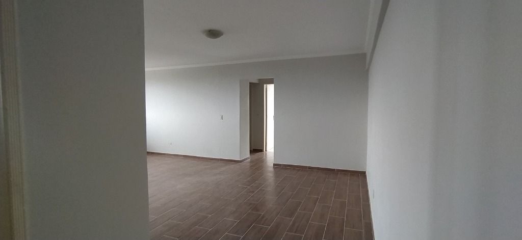 Apartamento para alugar com 3 quartos, 120m² - Foto 2