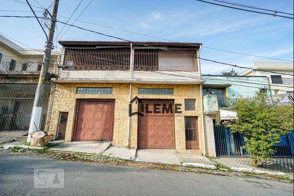 Sobrado à venda com 5 quartos, 200m² - Foto 1