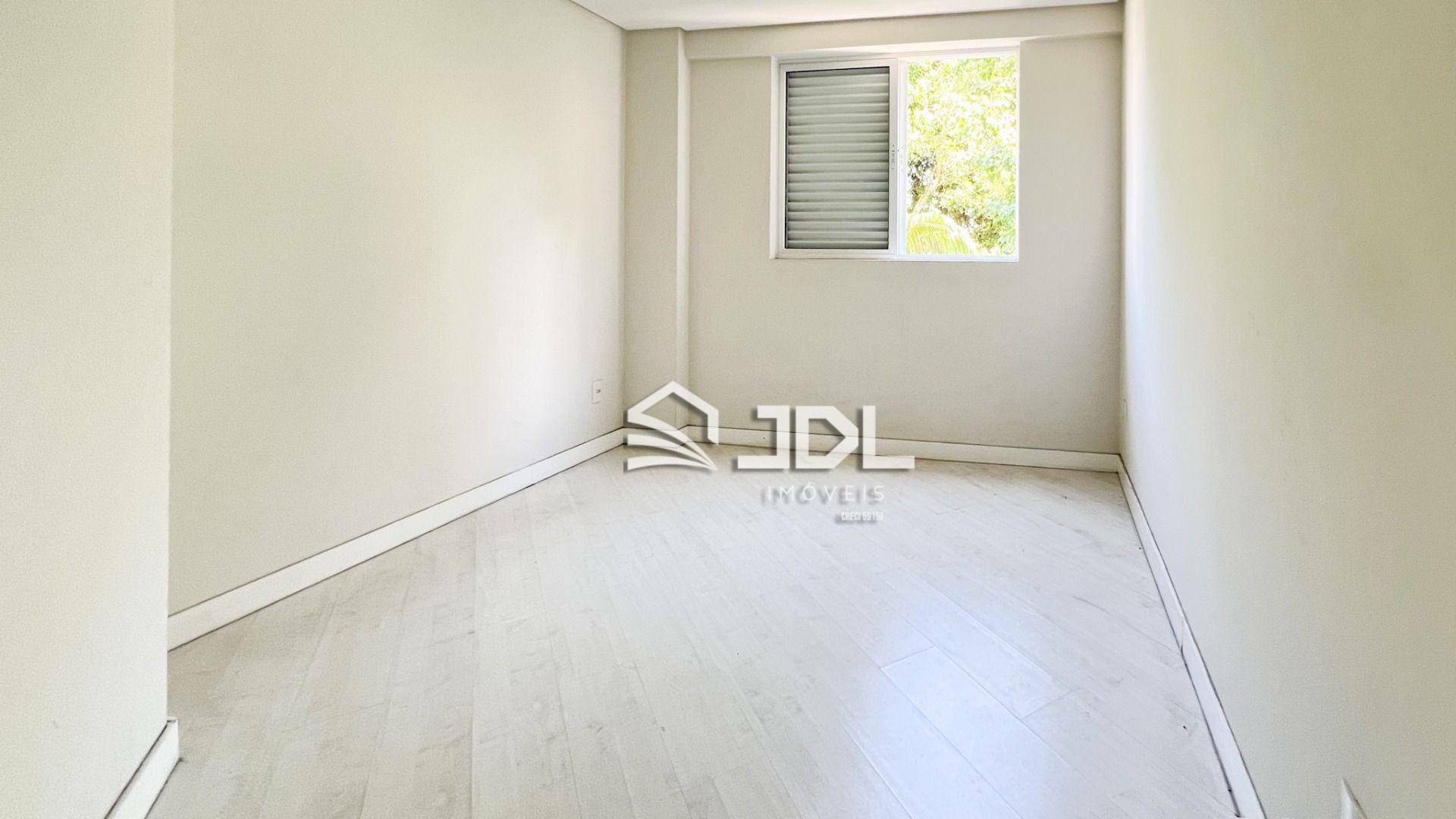 Apartamento à venda com 3 quartos, 104m² - Foto 8